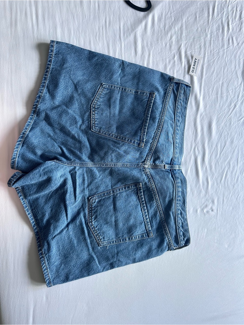 Old Navy Women's WOW Baggy Denim Shorts - Picture 3 of 3